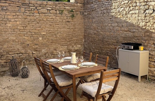Montceau-et-Echarnant House | La Maison d'Echarnie in Burgundy