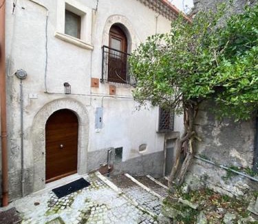Montenero Val Cocchiara House | La Maison