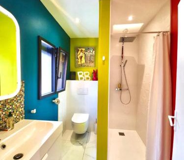 Romans-sur-Isere Apartment | La Maison Pop Appartement meublé indépendant avec jardin
