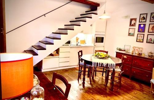 Laconi House | - La Maisonette - Casa Vacanze - Nel centro storico a 30 mt dal Parco Aymerich, Museo Menhir, Casa di Sant'Ignazio - Holiday Home with Kitchen