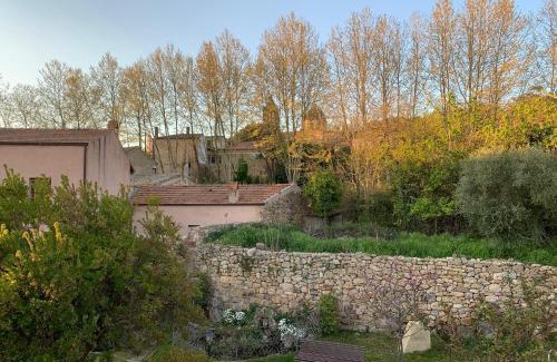 Laconi House | - La Maisonette - Casa Vacanze - Nel centro storico a 30 mt dal Parco Aymerich, Museo Menhir, Casa di Sant'Ignazio - Holiday Home with Kitchen
