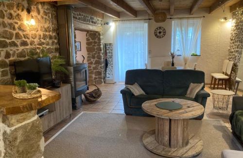 Auzelles House | La maisonnée Auvergnate