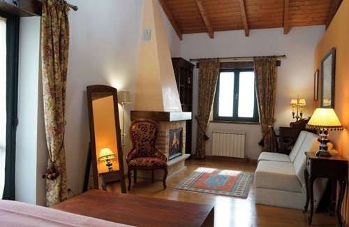 Fuentes de Penacorada House | La Majada II House. Located in the foothills of the Picos de Europa.