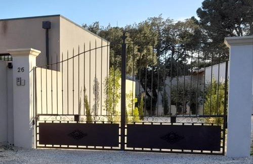 Villeneuve-les-Avignon Bed & Breakfast | La Mathilde