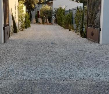 Villeneuve-les-Avignon Bed & Breakfast | La Mathilde