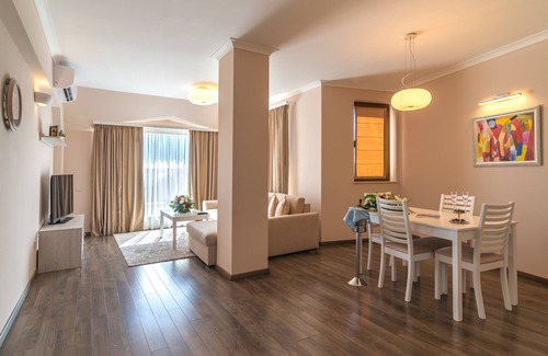 Golden Sands Apartment | La Mer Apartcomplex Residence