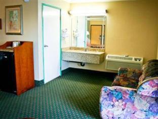 West Athens Hotel | La Mirage Inn LAX Airport