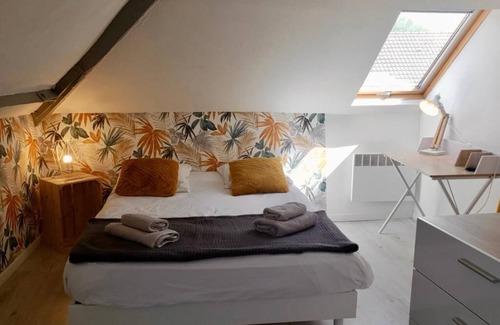 Valenciennes Apartment | La Moana Room ~ Autonomous Arrival ~ 2 people