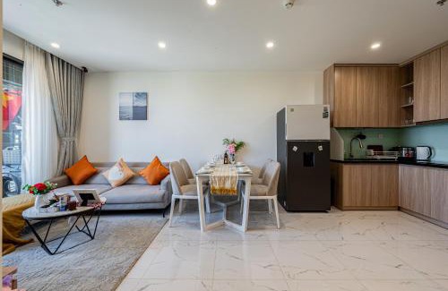District 9 Apartment | LA Nest - 1pn - The Aria