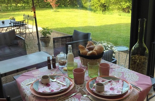 Spa Bed & Breakfast | La Pacha chambre d'hôtes is a recently renovated bed & breakfast located in Spa.
