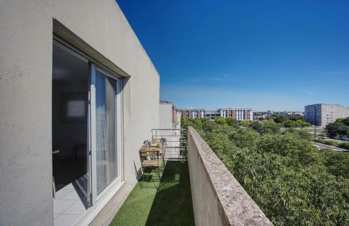Costieres Apartment | La Palm Room ~ Climatisation ~ Balcon ~ Parking