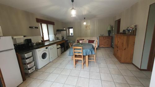 Saint-Genix-sur-Guiers Apartment | La Parenthèse - Gîte de la Sittelle