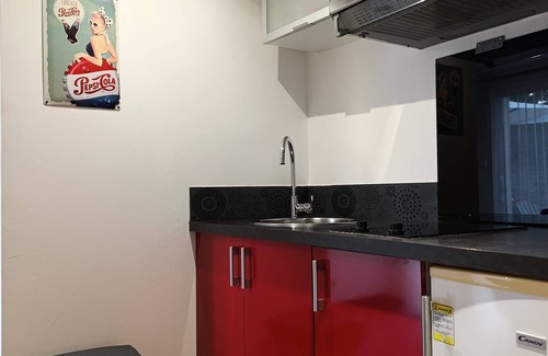 Soyaux Apartment | La Parenthèse Furnished apartment, Terrace, Garden. PKG Free Netfix BOx TV.
