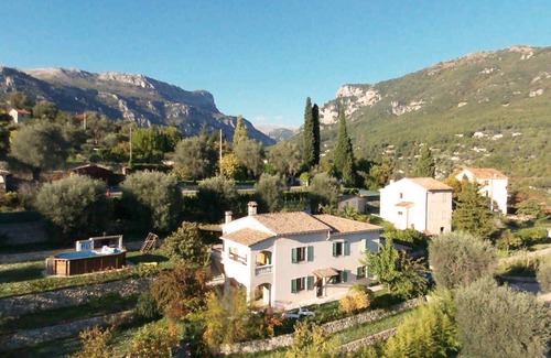 Le Bar-sur-Loup Apartment | La Pascaline,locations-06 a 30mn Cannes Nice