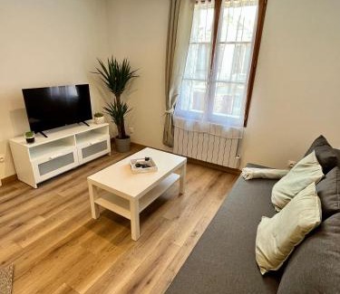 Champagne-sur-Oise Apartment | La Pause Cosy