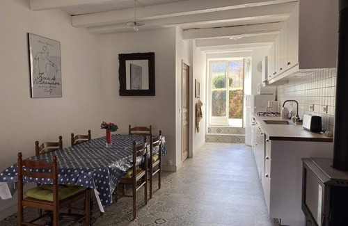 Villeneuve-dʼAllier House | La Pauze : Family Cottage by Allier Riverside