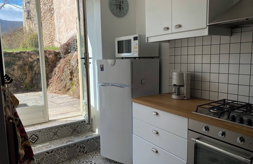Villeneuve-dʼAllier House | La Pauze : Family Cottage by Allier Riverside