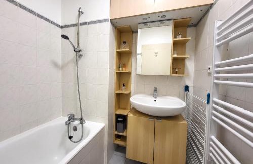 Gif-sur-Yvette Apartment | La Perla : F2 sans vis-à-vis, au pied du RER B