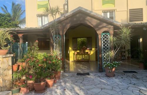 Pointe du Bout Apartment | La Perle Bleue, ,Condo 1 chambre bord de mer et piscine ,Trois ilets