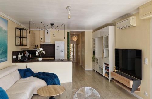 Mediterranee Apartment | La PerleCanet - vue mer au centre