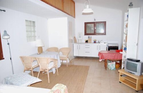 Cesseras Apartment | La Petite Cigale at the edge of Cesseras in a natural setting of rosemary