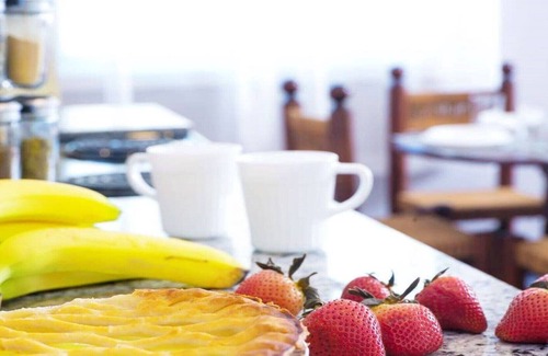 York - Haig House | La petite Maison in St. Catharines