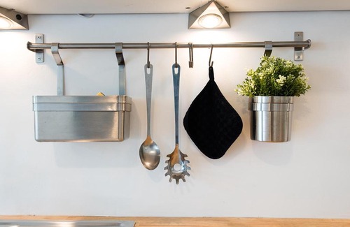 Saint-Laurent Apartment | La petite Naimette