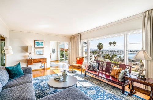 La Playa House | La Playa Abode