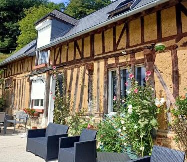 Authou House | La Pomme Verte