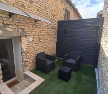 Neuville-de-Poitou Apartment | La porte Bleue