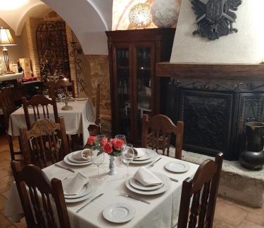 Villanueva de San Mancio Hotel | La Posada Del Canal