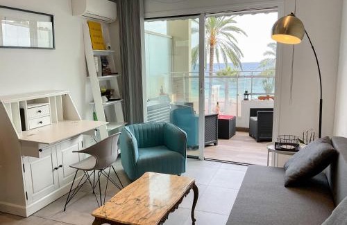 La Californie Apartment | La Prom 2 - a two bedroom apartment with a sea view