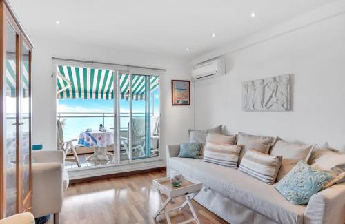 La Californie Apartment | La Prom - a two bedroom apartment with a sea view