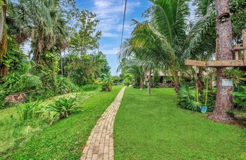 Lake Worth Apartment | La Quiete Cove for One