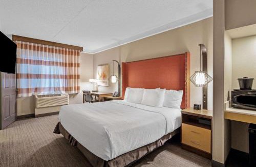 Downtown Hotel | La Quinta by Wyndham San Francisco Airport North - Free Airport Shuttle