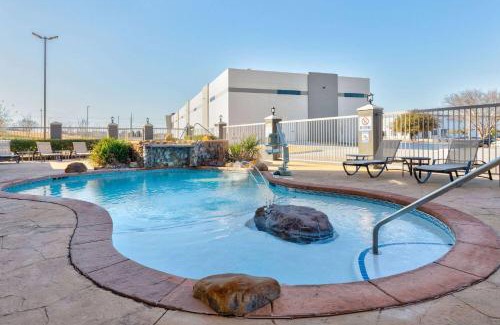 Allen Hotel | La Quinta by Wyndham Allen at The Village