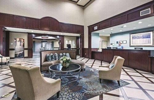 Euless Hotel | La Quinta by Wyndham DFW Airport West - Euless