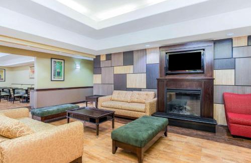 Ennis Hotel | La Quinta by Wyndham Ennis