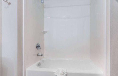 Spring Hotel | La Quinta Inn and Suites by Wyndham Houston Spring South