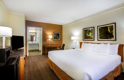Capitol District Hotel | La Quinta Inn by Wyndham Austin Capitol/Downtown