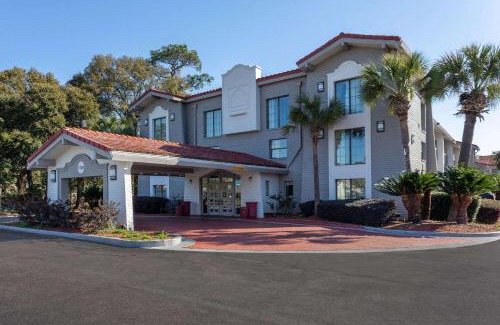 Northeast Pensacola Hotel | La Quinta Inn by Wyndham Pensacola