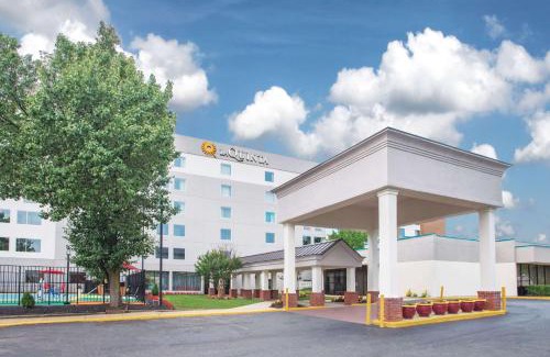 Capitol Heights Hotel | La Quinta Inn & Suites by Wyndham DC Metro Capital Beltway