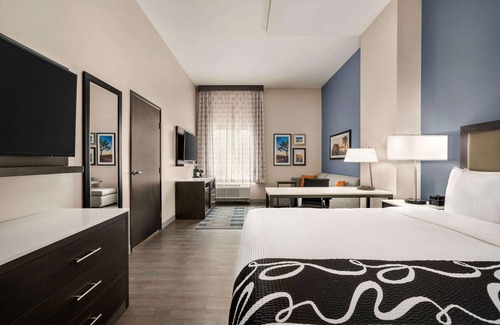 San Bernardino Hotel | La Quinta Inn & Suites by Wyndham San Bernardino