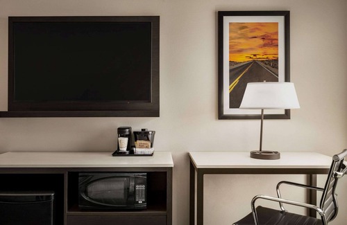 San Bernardino Hotel | La Quinta Inn & Suites by Wyndham San Bernardino