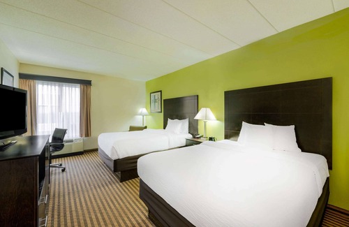 Grove City Hotel | La Quinta Inn & Suites by Wyndham Columbus - Grove City