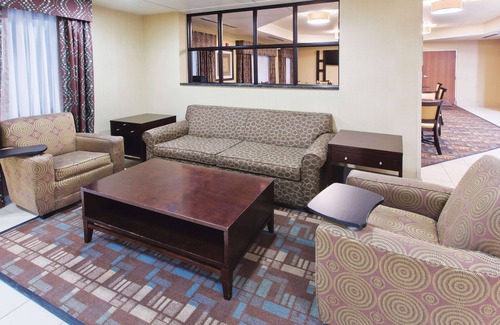 Grove City Hotel | La Quinta Inn & Suites by Wyndham Columbus - Grove City