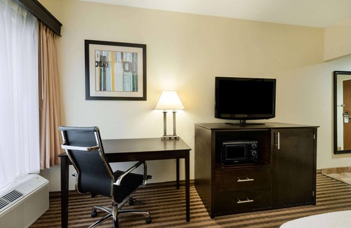 Grove City Hotel | La Quinta Inn & Suites by Wyndham Columbus - Grove City