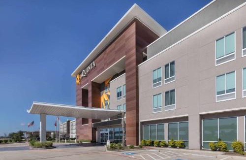 La Marque Hotel | La Quinta Inn & Suites by Wyndham Texas City I 45