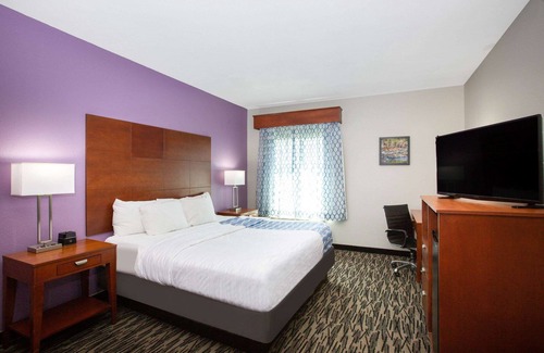 Tupelo Hotel | La Quinta Inn & Suites by Wyndham Tupelo