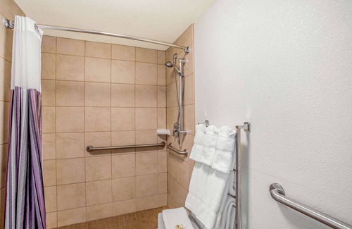 Danbury Hotel | La Quinta Inn & Suites by Wyndham Danbury